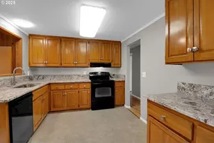 29652 Lusk Rd, Eugene, OR 97405 - Photo 9