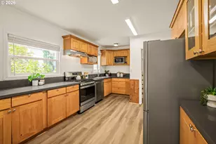 653 SW Sherman St, Portland, OR 97201 - Photo 11