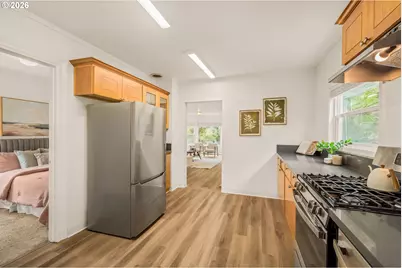653 SW Sherman St, Portland, OR 97201 - Photo 13