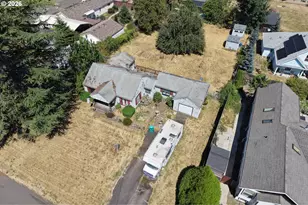 10831 NE Knott St, Portland, OR 97220 - Photo 5