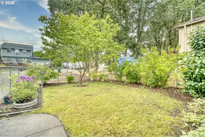 355 S 13th St, Saint Helens, OR 97051 - Photo 5