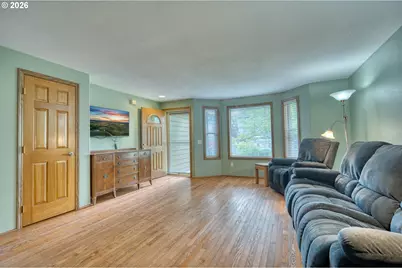 355 S 13th St, Saint Helens, OR 97051 - Photo 7