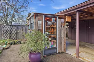 2096 1/2 Arthur St, Eugene, OR 97405 - Photo 37