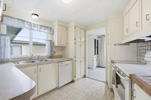 11155 SW Royal Villa Dr, Portland, OR 97224 - Photo 3