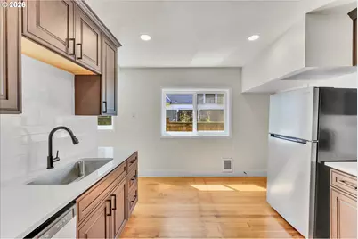 1712 SE Stark St, Portland, OR 97214 - Photo 39