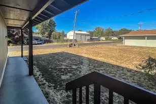 1959 Green Ave, Roseburg, OR 97471 - Photo 5