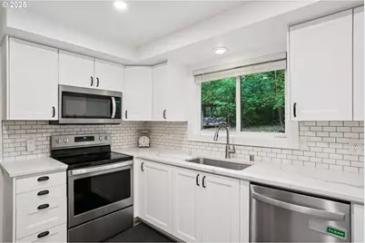 23417 NE Canyon Rd, Battle Ground, WA 98604 - Photo 7