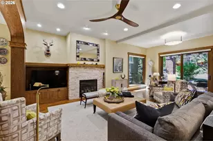 2563 NW Crossing Dr, Bend, OR 97703 - Photo 13