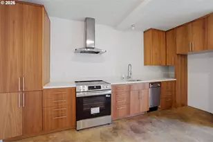 325 NE Graham St, Portland, OR 97212 - Photo 15