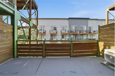 325 NE Graham St #6, Portland, OR 97212 - Photo 9