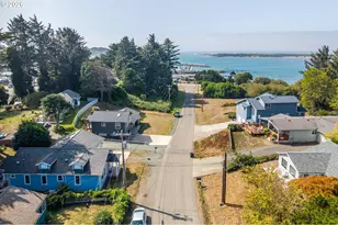 743 Caroline St, Bandon, OR 97411 - Photo 31