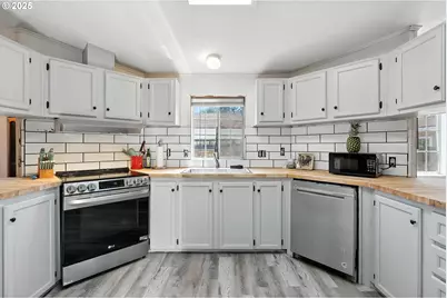 1000 S McKern Ct #29, Newberg, OR 97132 - Photo 5