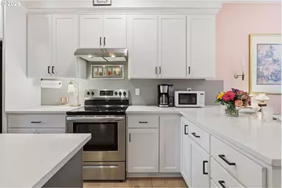 1648 N Emerson St, Portland, OR 97217 - Photo 13