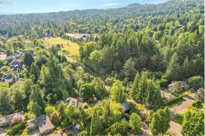 4142 SW Hamilton St, Portland, OR 97221 - Photo 9