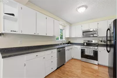 405 SW Elmwood Ave, McMinnville, OR 97128 - Photo 7
