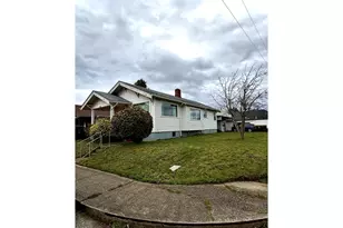 1489 Union Ave, North Bend, OR 97459 - Photo 3