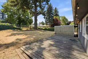 10830 NE Beech St, Portland, OR 97220 - Photo 27