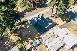 10830 NE Beech St, Portland, OR 97220 - Photo 35
