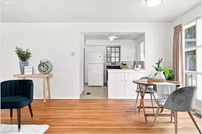 10830 NE Beech St, Portland, OR 97220 - Photo 11