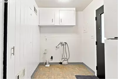10830 NE Beech St, Portland, OR 97220 - Photo 17