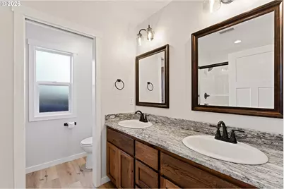 1876 SW Mistybrook Dr, Grants Pass, OR 97527 - Photo 9