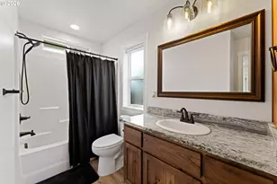 1876 SW Mistybrook Dr, Grants Pass, OR 97527 - Photo 13