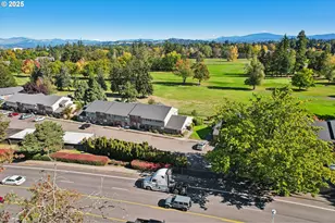 1302 NE Hogan Dr, Gresham, OR 97030 - Photo 43