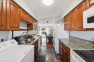 1302 NE Hogan Dr, Gresham, OR 97030 - Photo 13