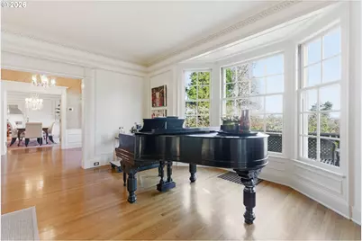 2393 S Military Rd, Portland, OR 97219 - Photo 9