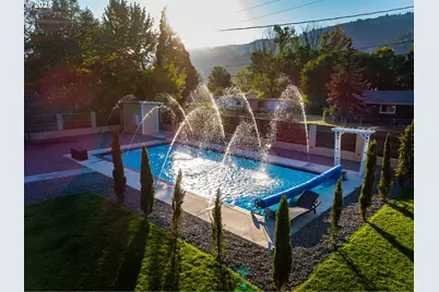 190 Walnut St, Myrtle Creek, OR 97457 - Photo 5