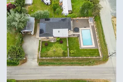 190 Walnut St, Myrtle Creek, OR 97457 - Photo 1