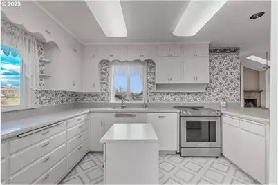 23990 SW Tile Flat Rd, Hillsboro, OR 97123 - Photo 9