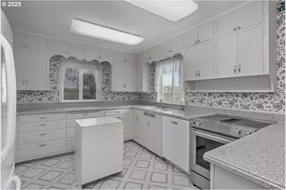 23990 SW Tile Flat Rd, Hillsboro, OR 97123 - Photo 7