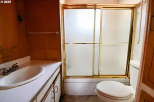 4913 Melody Ln, Roseburg, OR 97471 - Photo 13