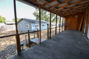 4913 Melody Ln, Roseburg, OR 97471 - Photo 5