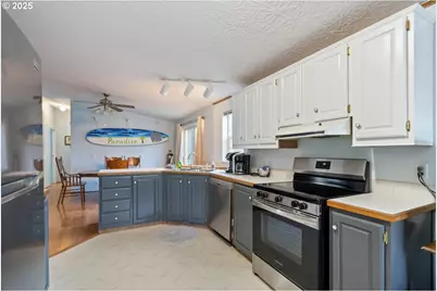 131 S Palisades St, Rockaway Beach, OR 97136 - Photo 15