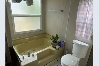 47775 Berry St #D6, Oakridge, OR 97463 - Photo 13