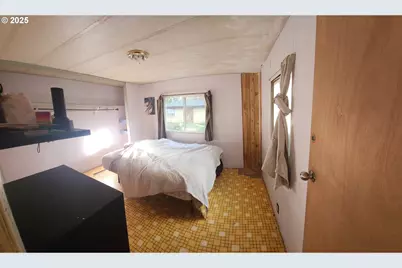 47775 Berry St #D6, Oakridge, OR 97463 - Photo 9