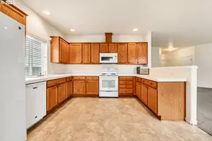 1493 Adelman Loop, Eugene, OR 97402 - Photo 7