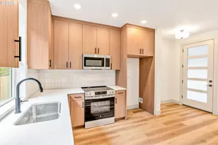 3944 SE Ivon St, Portland, OR 97202 - Photo 11