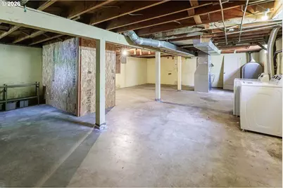 2530 SW Nevada Ct, Portland, OR 97219 - Photo 19