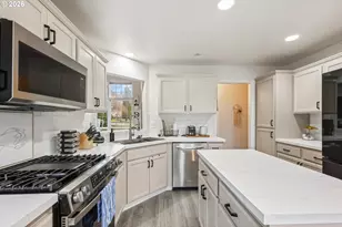 34826 Edna Barr Ln, Saint Helens, OR 97051 - Photo 13