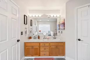 34826 Edna Barr Ln, Saint Helens, OR 97051 - Photo 21