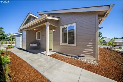 12264 Meadowlawn Dr, Oregon City, OR 97045 - Photo 1