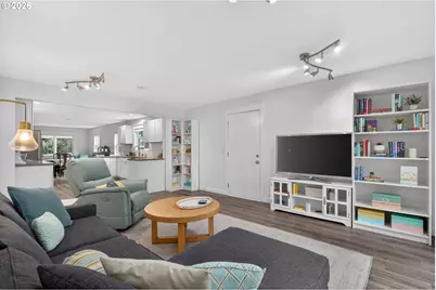 8015 SW 36th Ave, Portland, OR 97219 - Photo 11