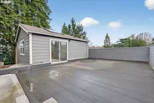 8015 SW 36th Ave, Portland, OR 97219 - Photo 21