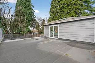 8015 SW 36th Ave, Portland, OR 97219 - Photo 23