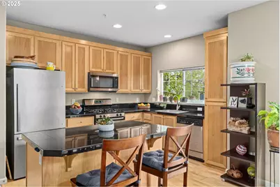 1170 SW 170th Ave #201, Beaverton, OR 97003 - Photo 13