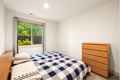 242 SE 29th St, Gresham, OR 97080 - Photo 37