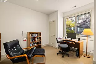 242 SE 29th St, Gresham, OR 97080 - Photo 9